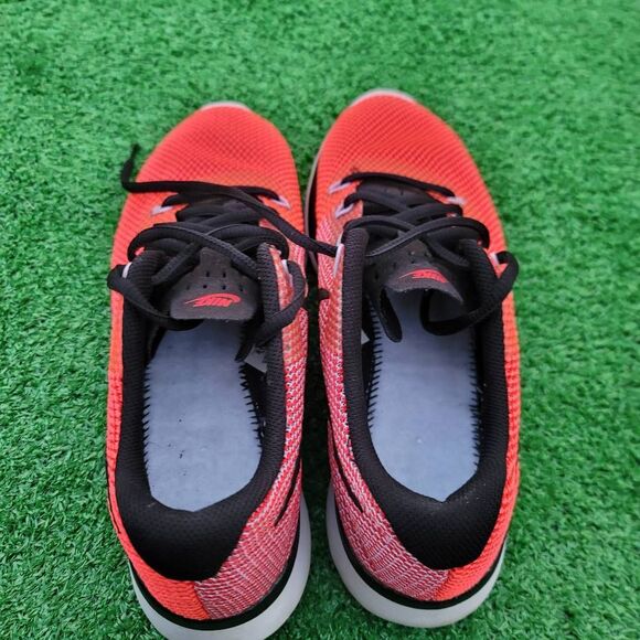 Nike  Tanjun race - Women's running shoes - Size 8.5 - Picture 10 of 11